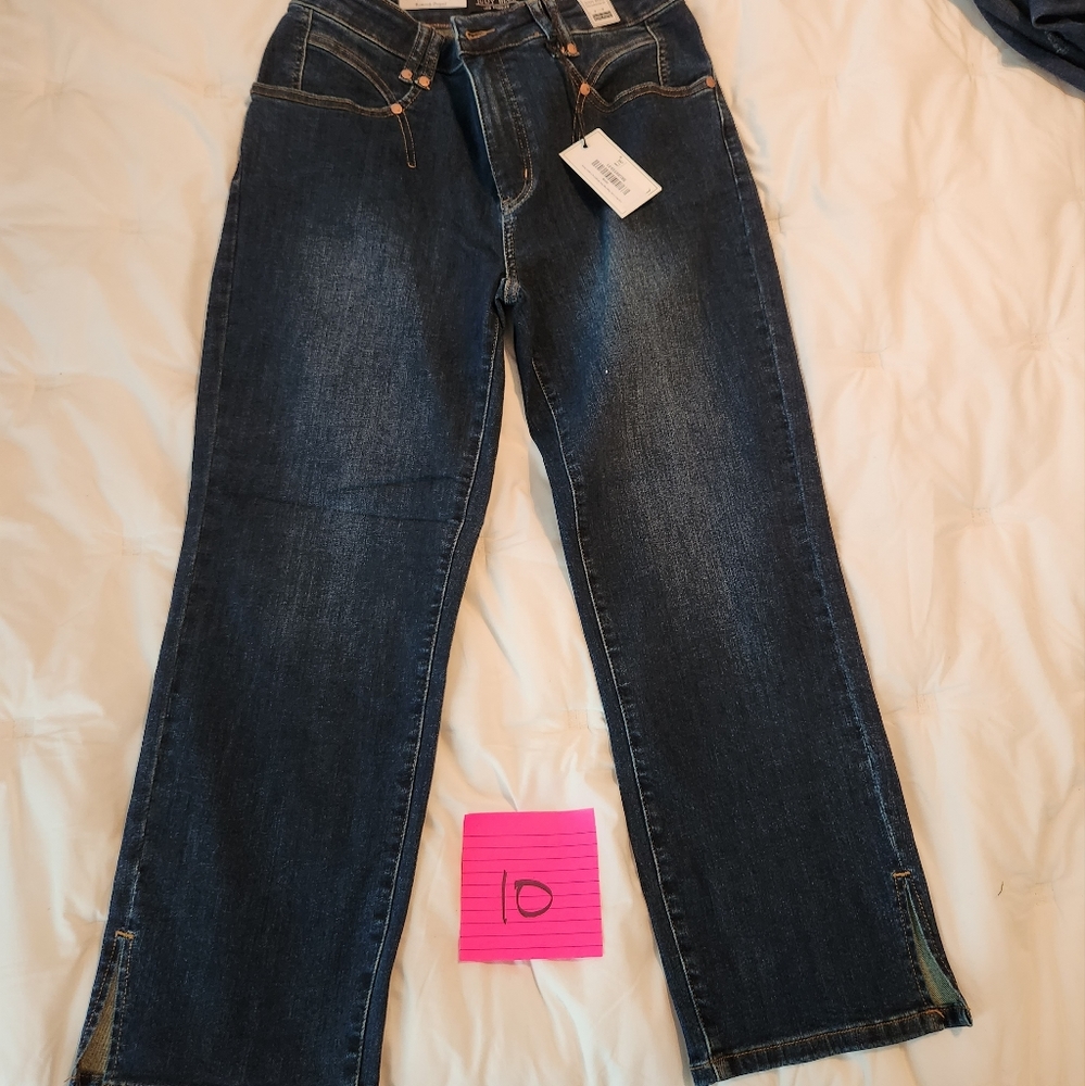 Just Blue Cropped Jeans NWT